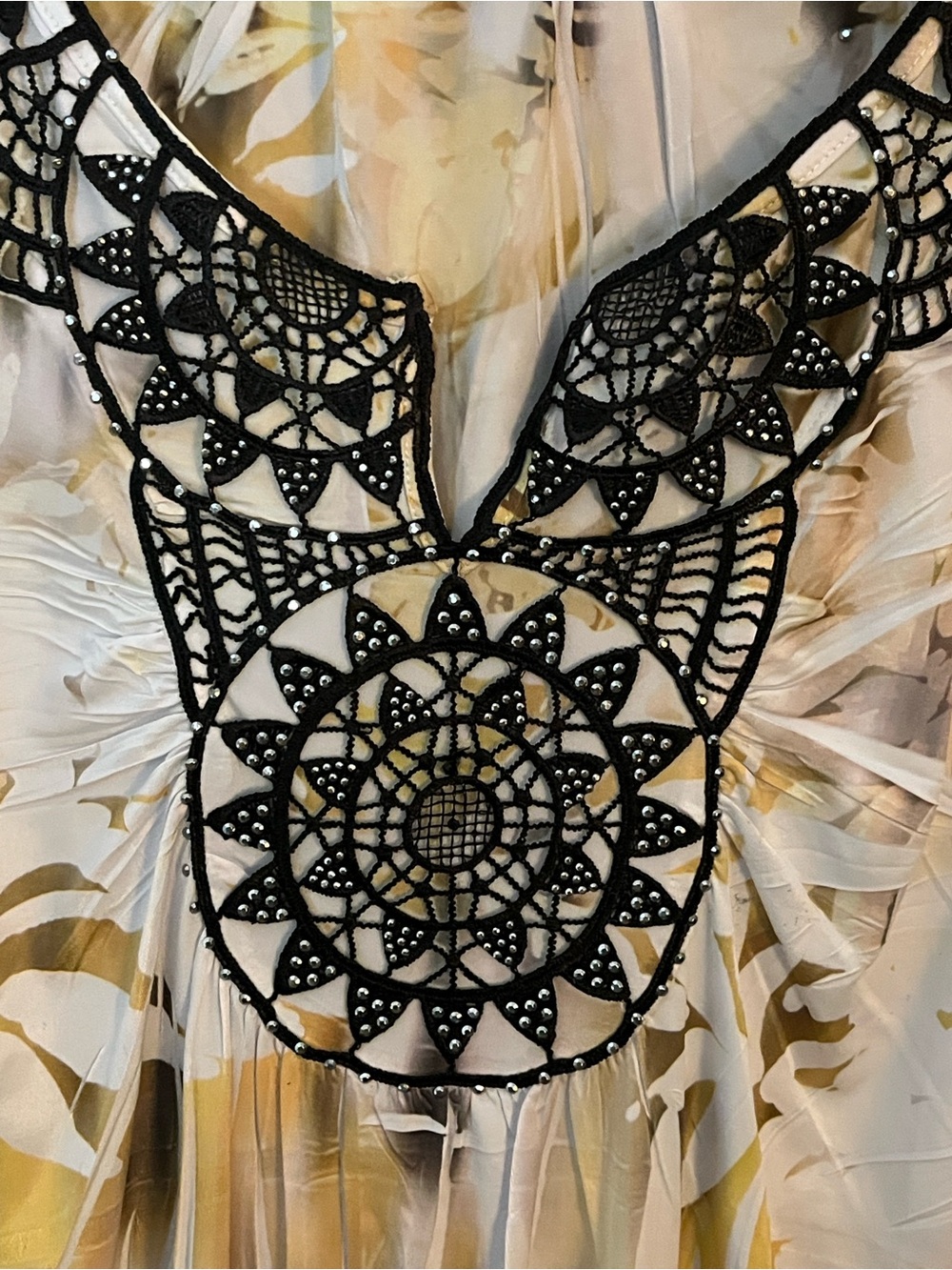 One World Short Flutter Sleeve Sharkbite Hem Top w/Black Crochet Neck w/Sparkles - Picture 2 of 11